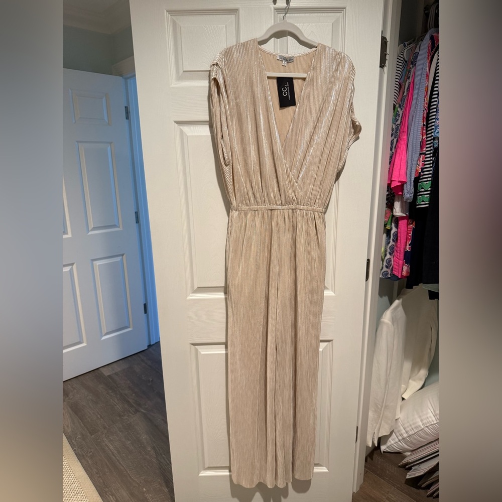 Elegant gold jumpsuit. Perfect for holiday parties